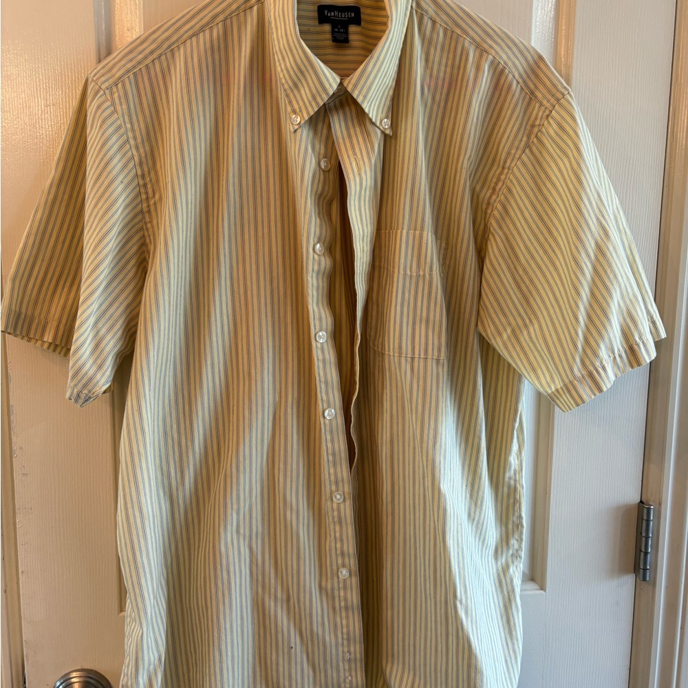 Van Heusen large short sleeve dress shirt